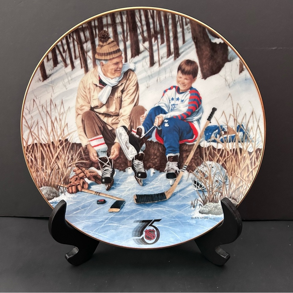 Vintage NHL 75th anniversary commemorative plate 9-1/4” diameter SIGNED